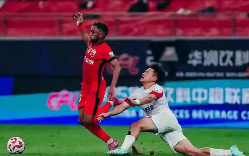 中超联赛中的“福星”效应：申花与武汉三镇、成都蓉城与河南嵩山龙门对决揭秘